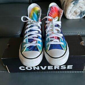 Converse high top unisex women 8.5 men 6.5, multi colors shoes